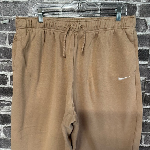 Nike Sportswear Essentials Fleece Curve Pants tan pockets sweatpants - Picture 3 of 11